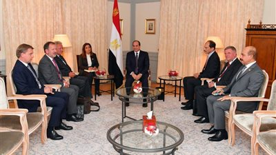 السيسي يلتقي رؤساء الشركات الأعضاء في الاتحاد الفيدرالي الألماني للصناعات الأمنية