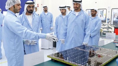 كل ما تريد معرفته عن أول قمر صناعي إماراتي (فيديو وصور)