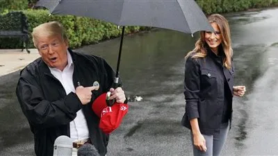 تصرف مثير لترامب يشعل 