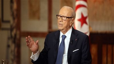 قايد السبسي يدعو السياسيين 