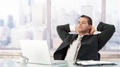 احذر.. الجلوس لفترة طويلة في العمل يهدد صحة قلبك!