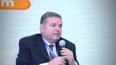  وزير قطاع الأعمال يتفق على تسوية مديونيات بـ23 مليار جنيه للبترول والكهرباء وبنك الاستثمار القومي