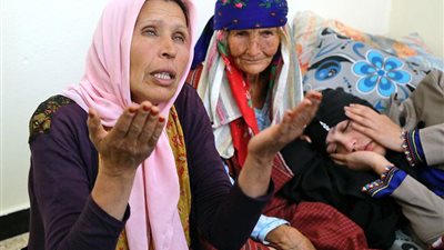 والدة الانتحارية التونسية: أوقع الإرهابيون بها لأنها ساذجة وهشة