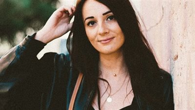 صادم.. مضاد حيوي يحول حياة فتاة فرنسية إلى جحيم! (صورة)