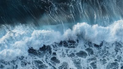 الأرصاد الإماراتية تحذر من ارتفاع الموج في الخليج العربي