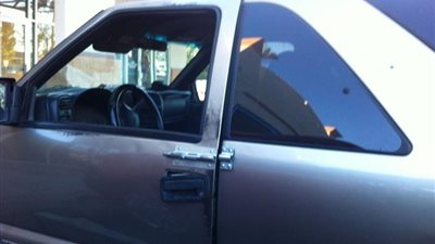 بالصور.. أغرب طرق إصلاح السيارات حول العالم