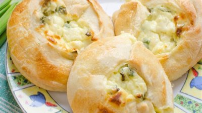 طريقة عمل معجنات بالجبن