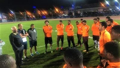 فرج عامر يدعم لاعبي سموحة قبل مواجهة الداخلية