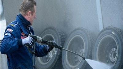 اتبع هذه النصائح عند تنظيف إطارات السيارة 