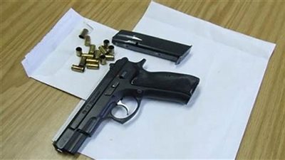 المشدد 5 سنوات لعامل بتهمة حيازة سلاح ناري وذخائر بدار السلام 