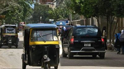 إصابة سيدة ونجلتها في تصادم سيارة ملاكي وتوك توك بحدائق الأهرام