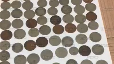 ضبط عملات أثرية ترجع للعصر العثماني بمطار القاهرة (صور)