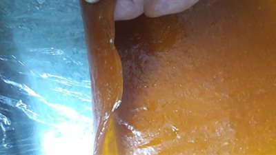 ضبط 55 طن قمر الدين داخل مصنع غير مرخص بالعبور