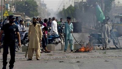 اعتقال المئات بتهمة الاعتداء على الشرطة والتخريب في باكستان