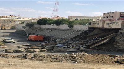 صدى - السعودية | انهيار التربة بحي القلت بسبب الأمطار الشديدة بالطائف