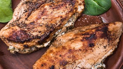 طريقة عمل دجاج فيليه محشو بالفريك