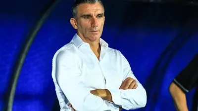  محاضرة فنية لكارتيرون قبل مران الأهلي الأول برادس