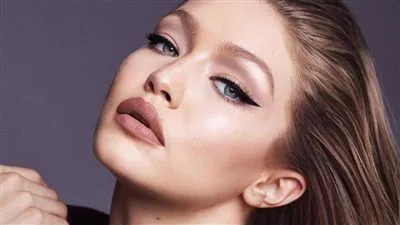 مكياج لإطلالة مفعمة بالأنوثة في الشتاء