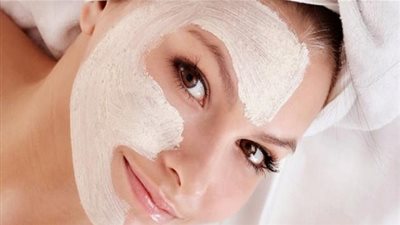 ماسكات طبيعية لتبييض الوجه خلال 10 دقائق فقط.. جربيها! 