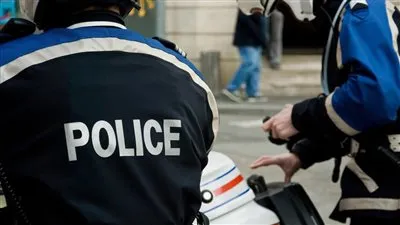 الشرطة الفرنسية تعتقل امرأة هددت بتفجير قنبلة في مستشفى