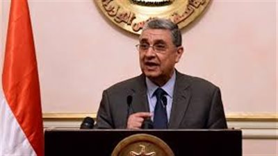 وزير الكهرباء يتجه إلى جنوب افريقيا في زيارة تستغرق 3 أيام