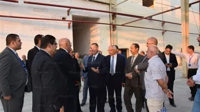 محافظ بني سويف يفتتح ويتفقد 6 مصانع بـ