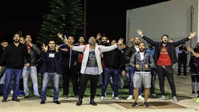 جماهير الأهلي تدعم الفريق خلال المران