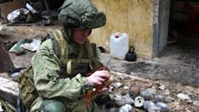 خبراء المتفجرات الروس يبطلون مفعول نحو 100 قنبلة عنقودية في لاوس