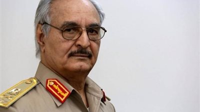 حفتر يبحث مع وزير الدفاع الروسي تطورات الأزمة الليبية