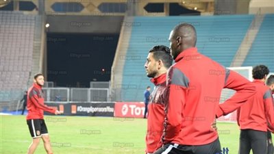 الجمهور يشعل المران الأخير للأهلي بتونس قبل نهائي دوري إفريقيا (فيديو)