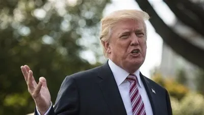 ترامب يوقع قانونا يمنع المهاجرين غير الشرعيين من الحصول على حق اللجوء