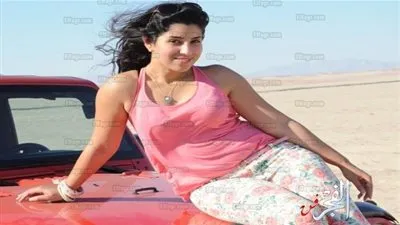 هكذا دعمت آيتن عامر الأهلي قبل مباراته أمام الترجي (فيديو)