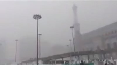 صدى- السعودية | الأمطار تغسل أرضية المسجد الحرام وسط ابتهال المصلين (فيديو)
