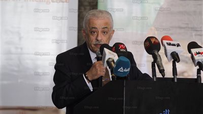 وزير التعليم: احنا مش وحشين.. احنا بس مش بنعمل الواجب (صور)