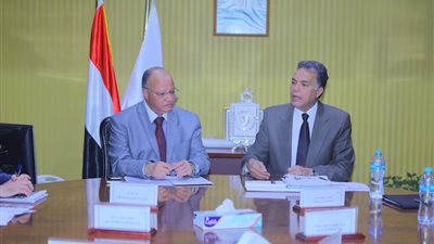 وزير النقل ومحافظ القاهرة يبحثا تنفيذ الاستغلال الأمثل للأصول