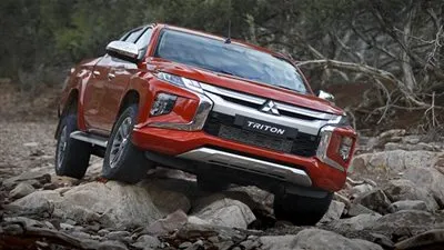 ميتسوبيشي تكشف عن سيارتها 