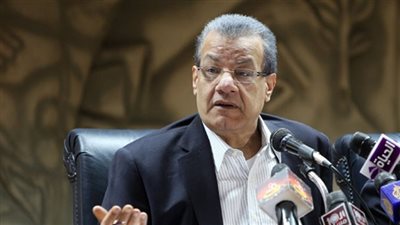 عادل حمودة: 