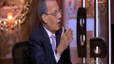 عادل حمودة: يجب دراسة التجربة بين 