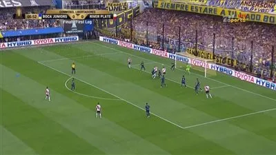 حارس بوكا جونيورز يتألق ويتصدى لفرصة خطيرة من ريفر بليت (فيديو)