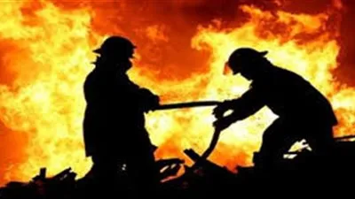 الدفع بـ3 سيارات إطفاء لإخماد حريق داخل محل تجاري في الجمالية