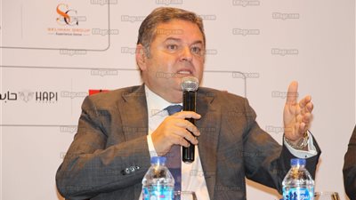 وزير قطاع الأعمال: صناعات الأدوية والمواد الغذائية 