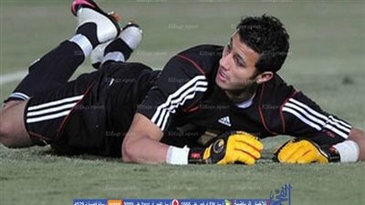 دعوى قضائية تهدد حارس الأهلي بالسجن (صور)