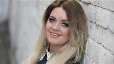 60 ألف جنيه استرليني لمن يواعد هذه الفتاه!