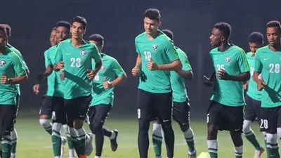 المنتخب السعودي يفتتح تدريباته بمعسكره في الدمام