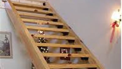 بالفيديو.. تعرف على استخدامات السلم الخشبي في منزلك