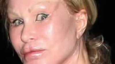 السلطات الإيرانية تشدد عقوبتها على صاحبات 