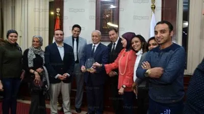 تكريم الأطباء المساهمين في مساعدة مرضى الجزام بالأقصر (صور)