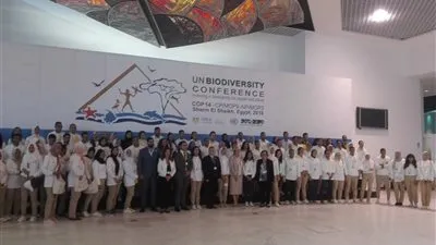 وزيرة البيئة تلتقط صورة تذكارية مع ممثلي الأمم المتحدة بمؤتمر التنوع البيولوجي