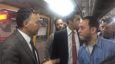 وزير النقل يتفقد عددا من محطات الخطين الثاني والثالث للمترو 
