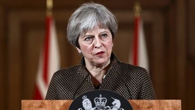 رئيسة الوزراء بريطانية تدافع عن بريكست وتعين وزيرين